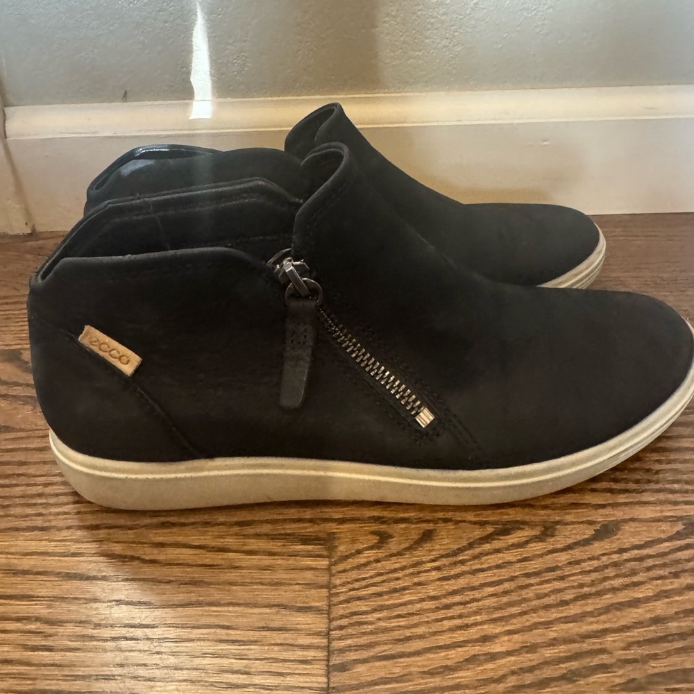 ECCO Men's Black Sneakers with White Sole
